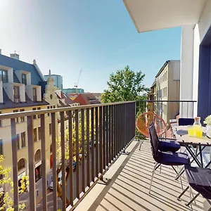 Family House Near The Market Square -Perfect For Family & Business Stays - Ksiecia Witolda Street 500 Steps To Market Square - 2 Bedrooms,2 Parking Places Wrocław